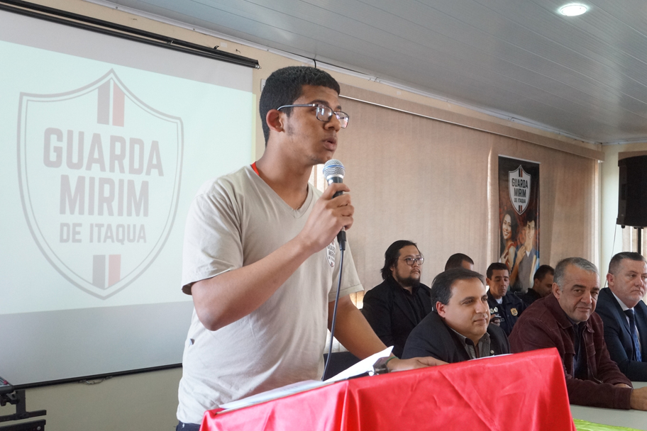 Geovane discursa sobre o que é ser um Guarda Mirim