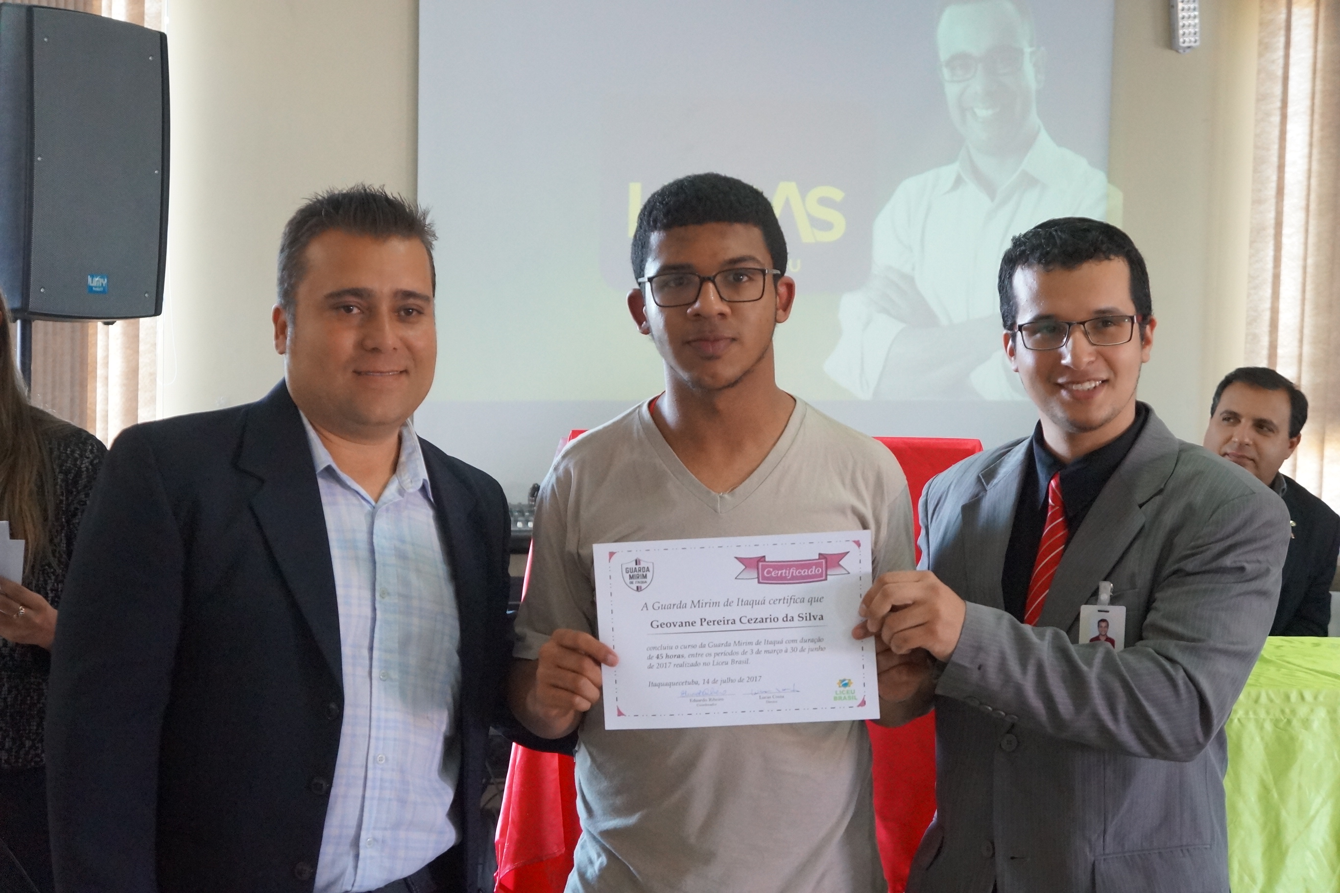 Prof. Izael Salviano, Geovane Cezario e o Prof. Eduardo Ribeiro.